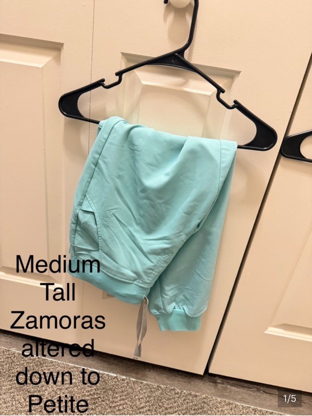 Light mint figs . Medium petite Zamora joggers